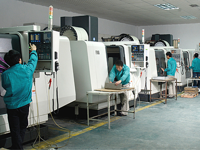 东莞市石排龙泰五金加工店 专注玩具礼品塑胶模具制造，品质与服务的双重保障