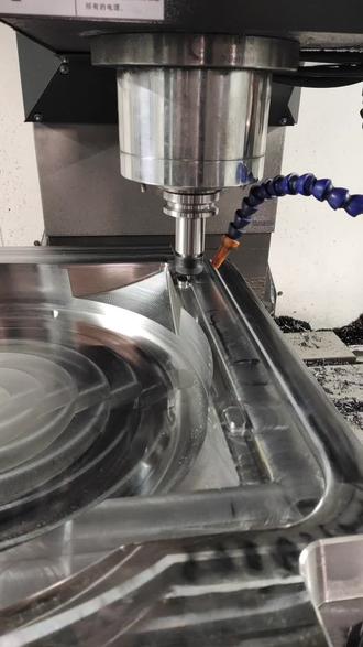 机械加工与模具制造 数控技术在散热器护风罩高端品生产中的核心应用